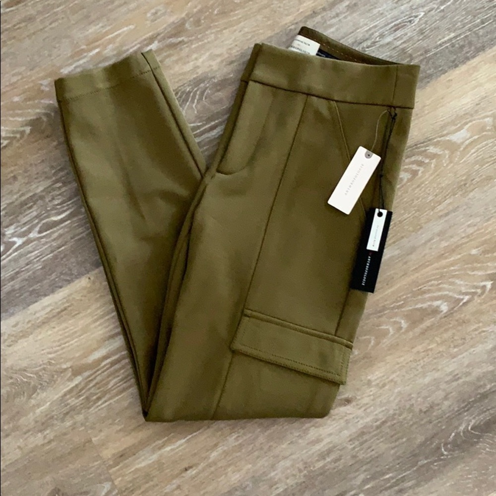 🌟Host Pick✨Anthropologie-The Essential Knit Cargo - Picture 1 of 10